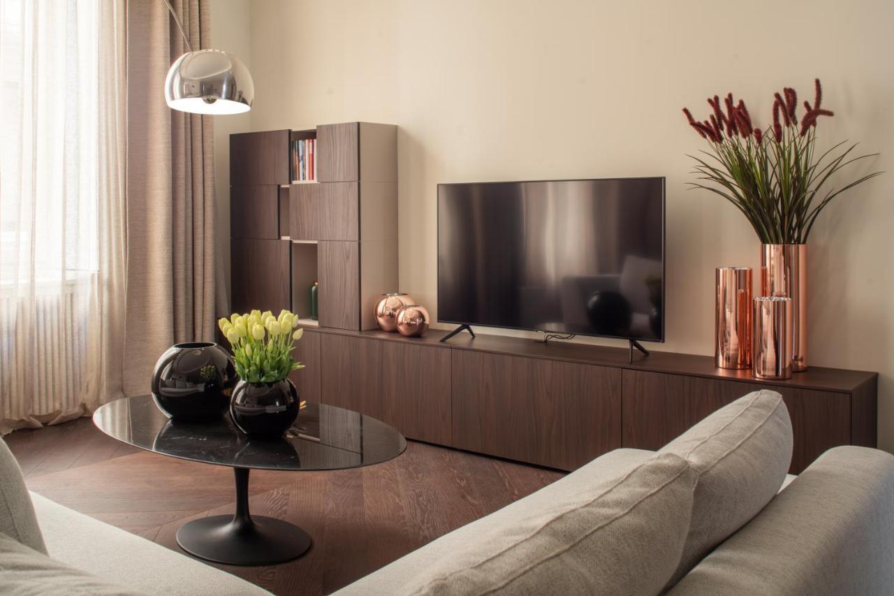 Sant'Ambrogio Luxury Apartment R&R มิลาน ภายนอก รูปภาพ