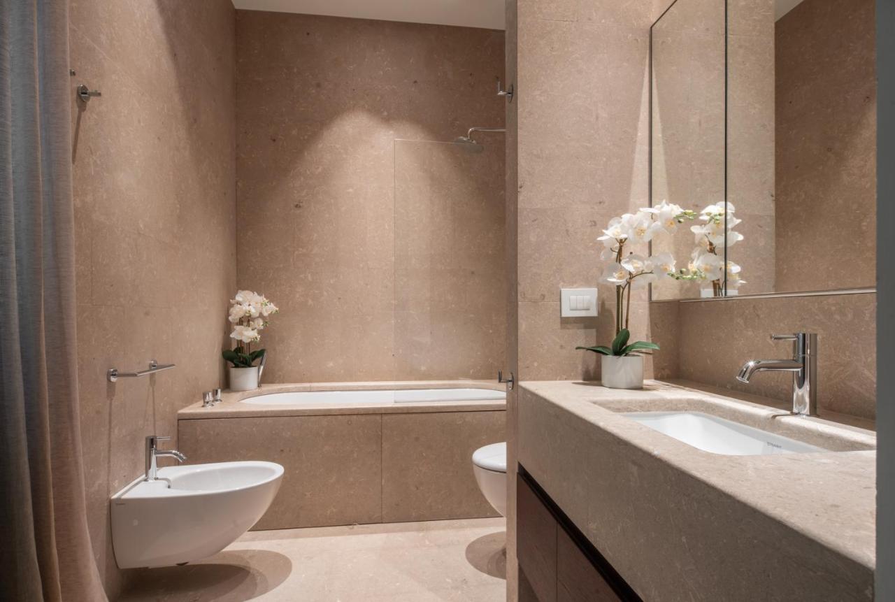 Sant'Ambrogio Luxury Apartment R&R มิลาน ภายนอก รูปภาพ