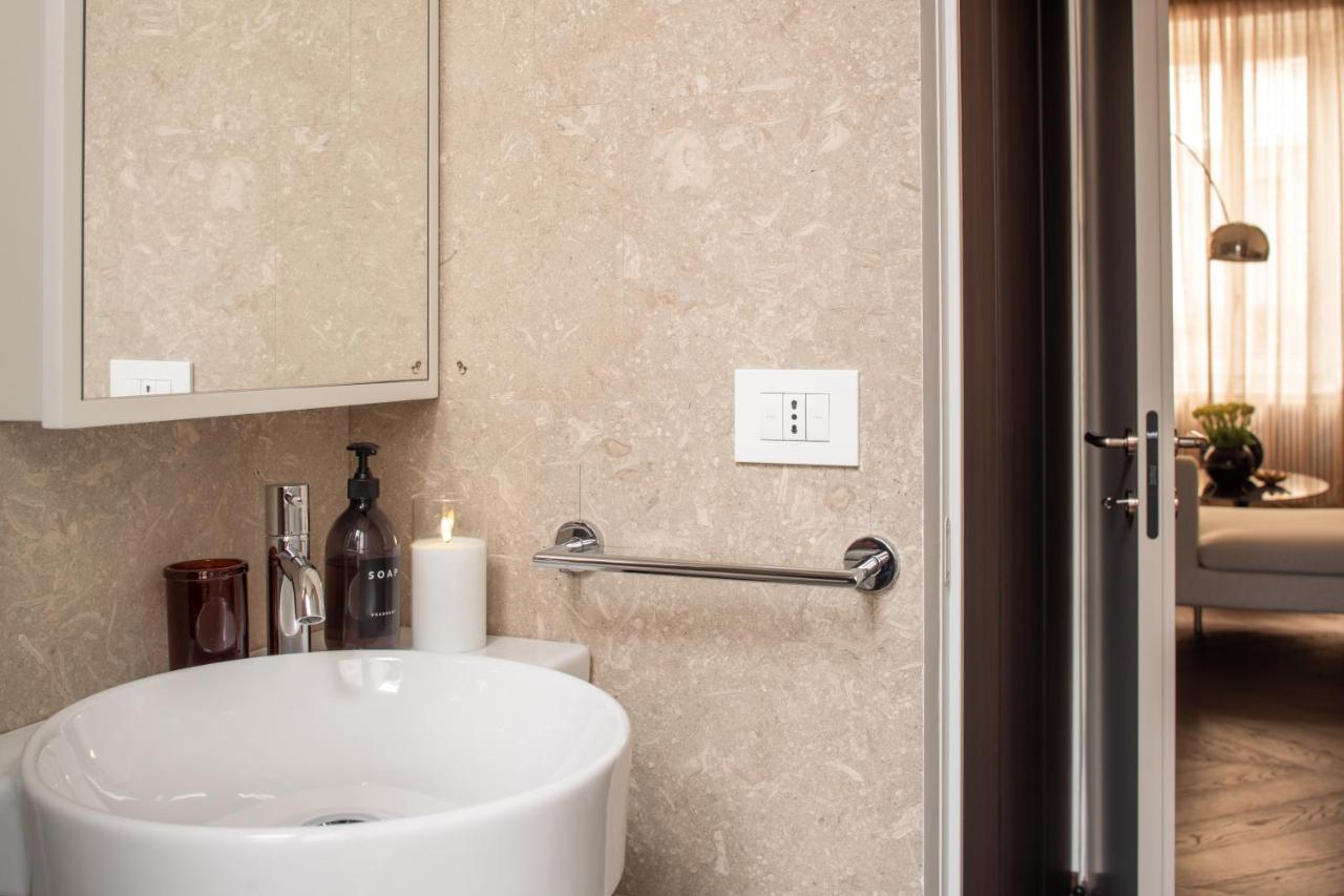 Sant'Ambrogio Luxury Apartment R&R มิลาน ภายนอก รูปภาพ