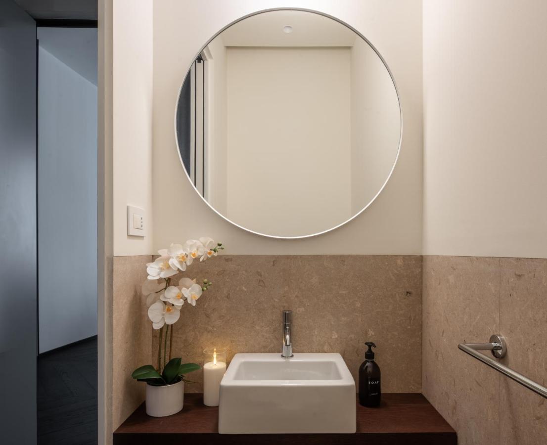 Sant'Ambrogio Luxury Apartment R&R มิลาน ภายนอก รูปภาพ